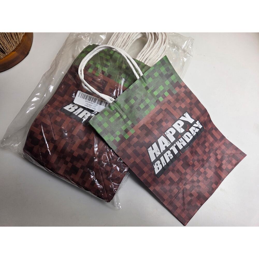 20 Pcs Pixel Theme Party Favor Bags,‎ Birthday Treat Candy Bag for Kids 8.3"x6"
